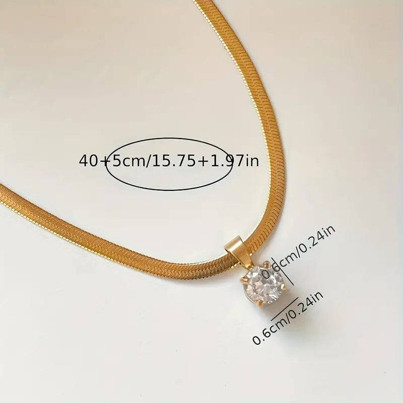 Collar elegante dorado con dije de pedrería