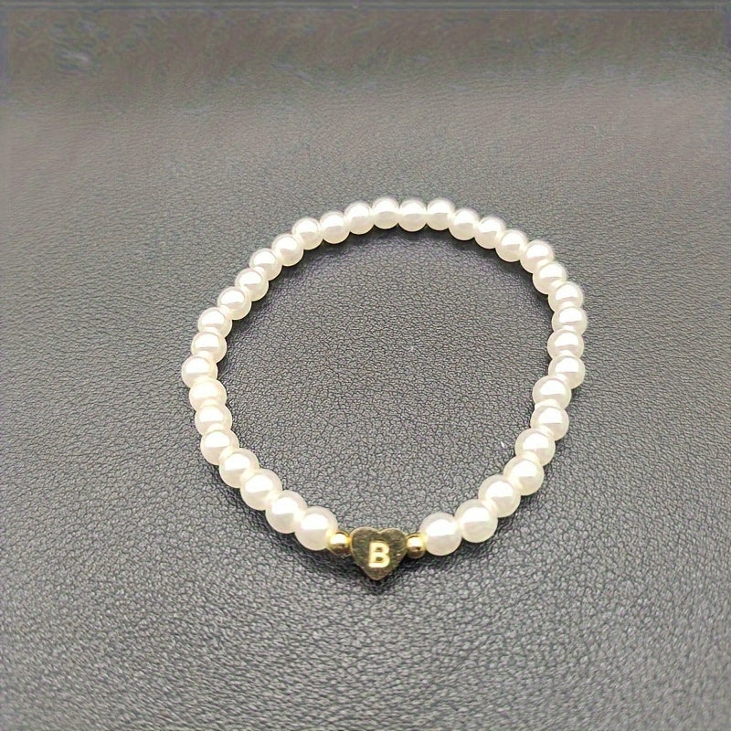 Pulsera chic con inicial A-Z y corazón