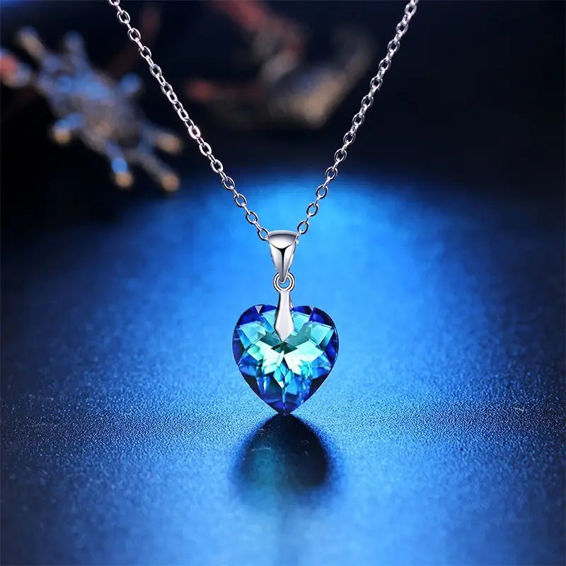 Lenora Caerwyn Jewelry Set | White Gold