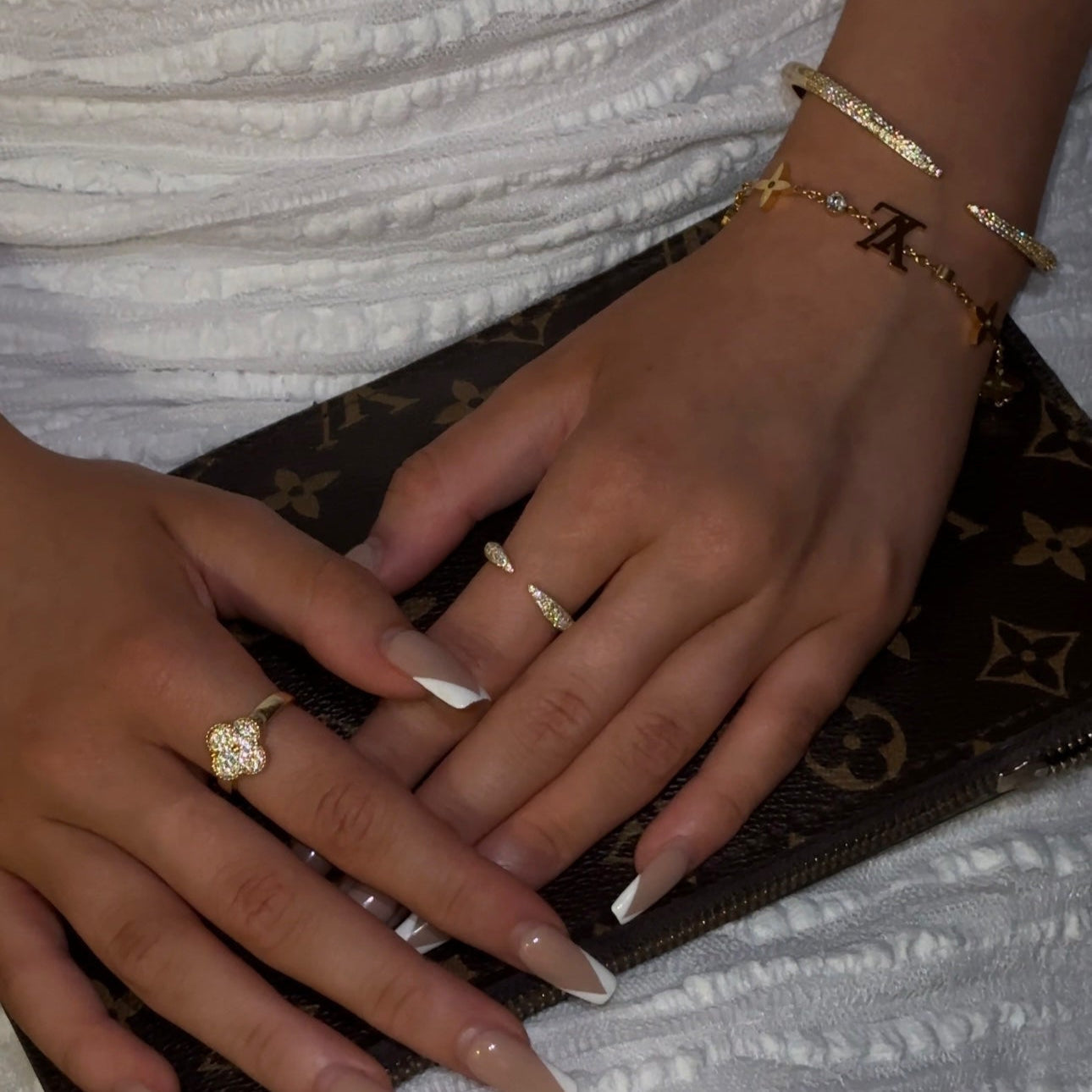 EXCLUSIVO | Pulsera Lottie Dorada