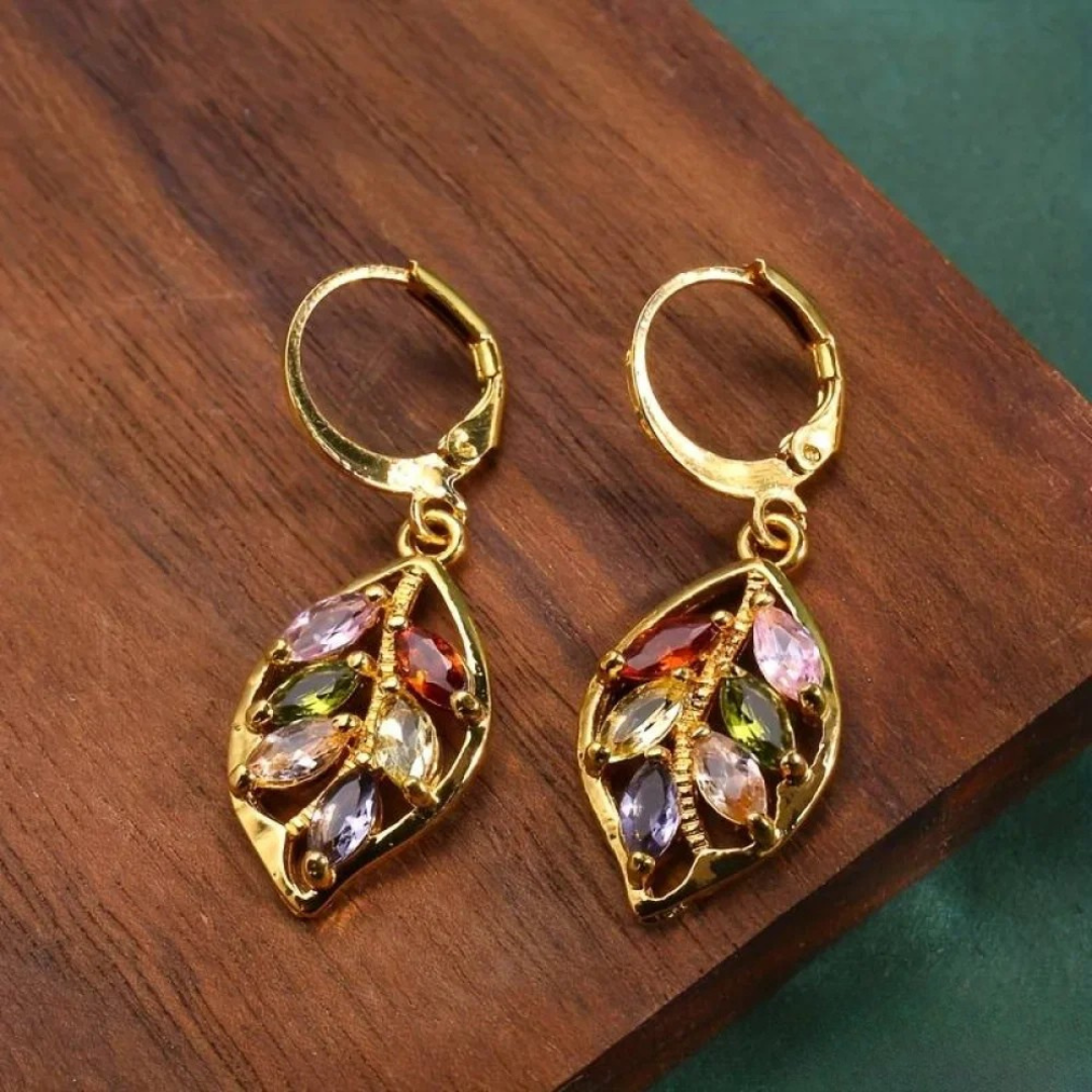 Aretes vintage coloridos con hoja dorada