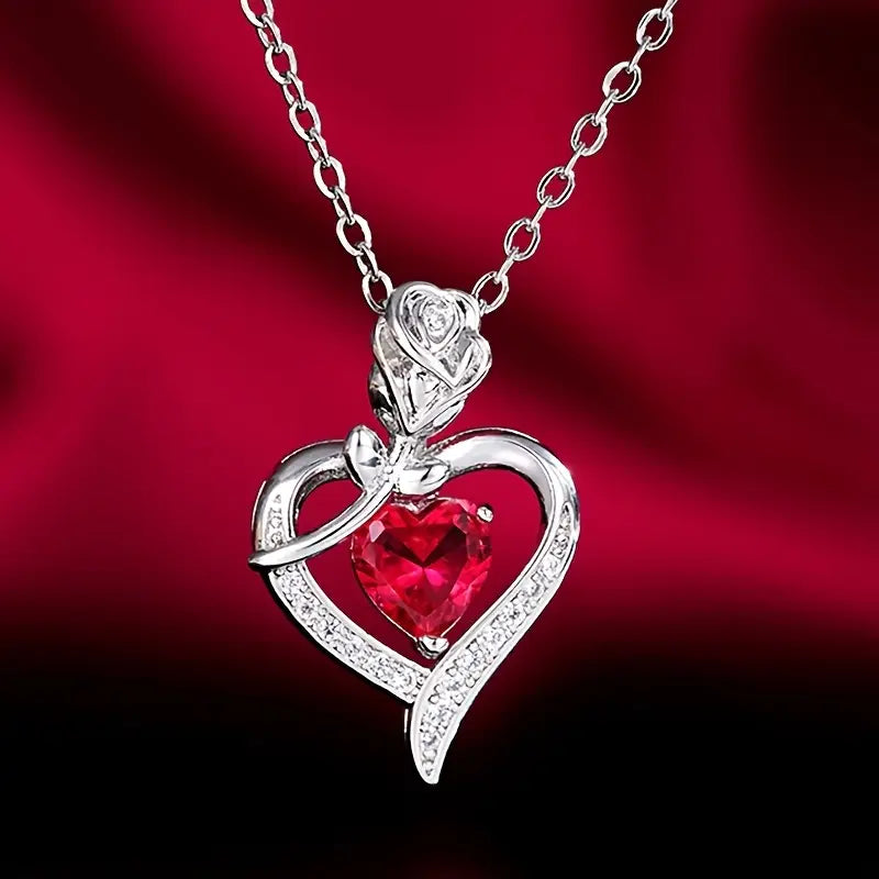 Collier pendentif cœur rubis en argent