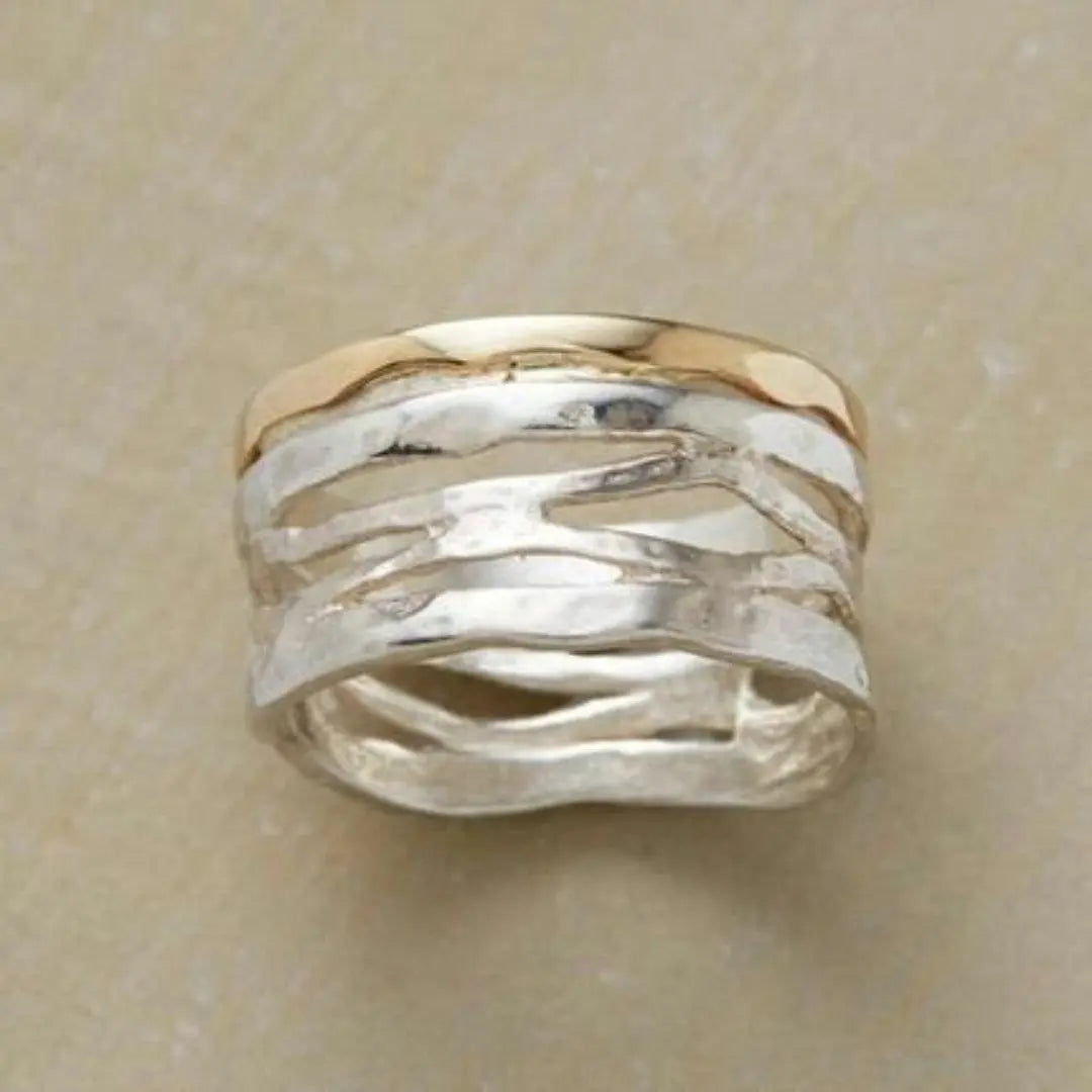 Anello vintage in oro e argento cavo
