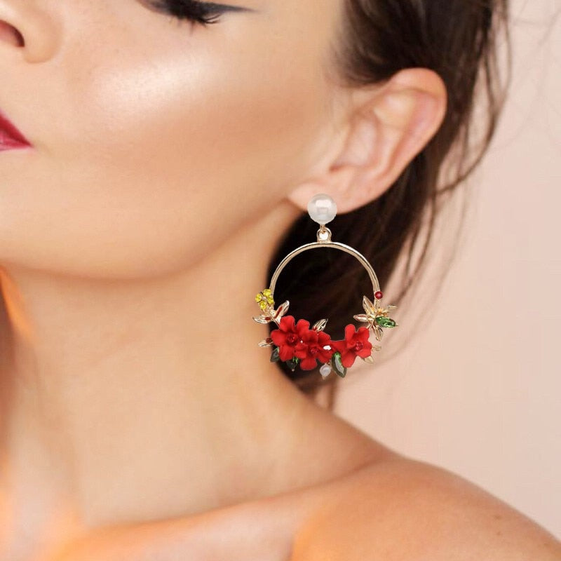 Boucles d’oreilles élégantes fleur en or avec perles