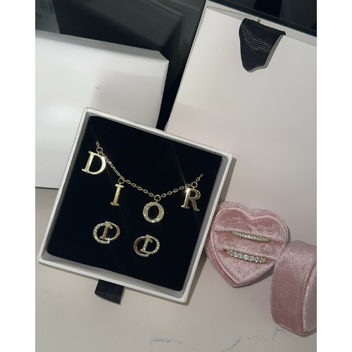 EXCLUSIVO | Pendientes DR Dorados