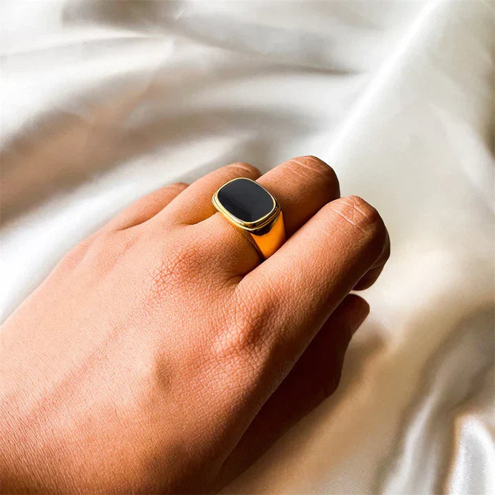 Serica Nivalis Ring | Gold