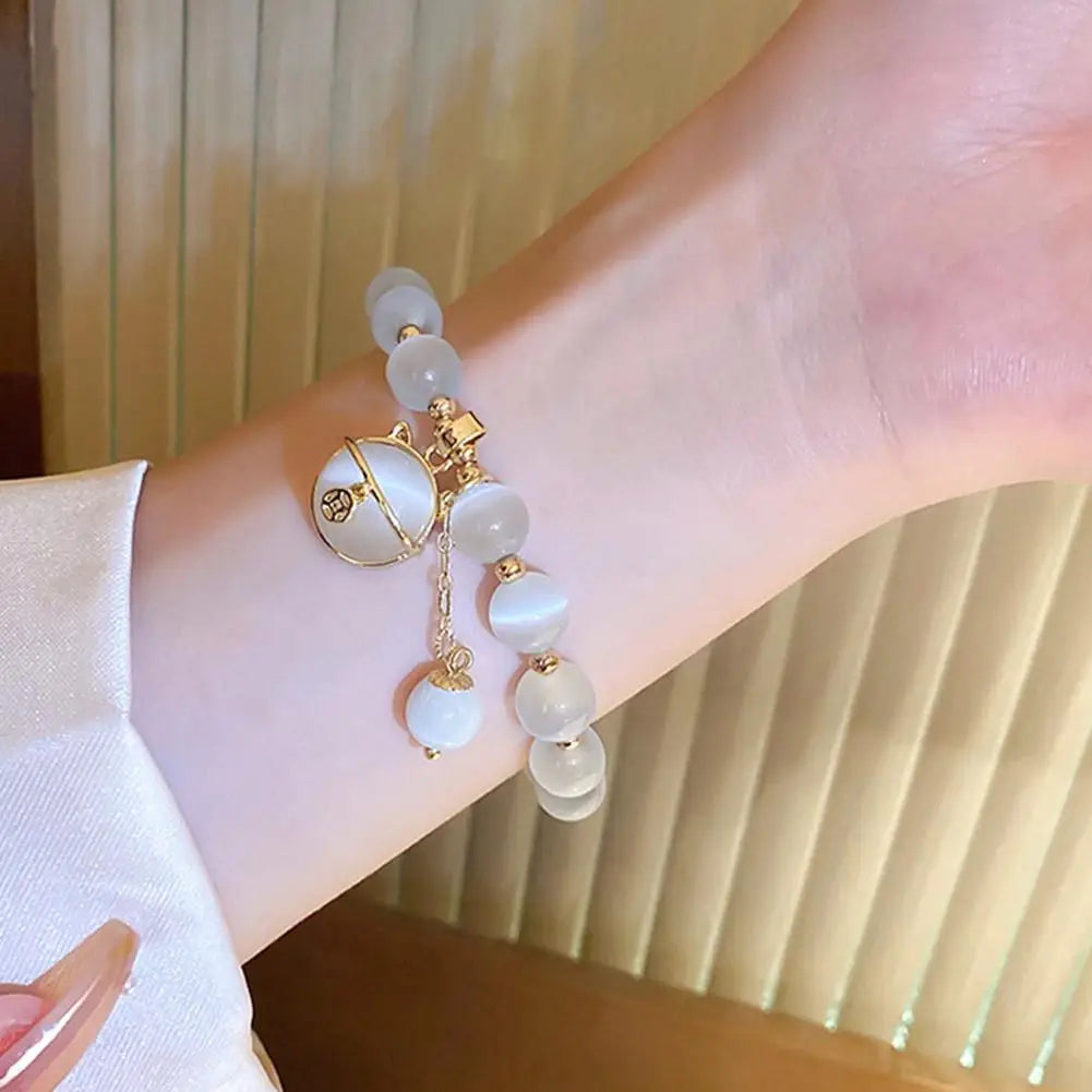 Pulsera de perlas con colgante de gato de la suerte