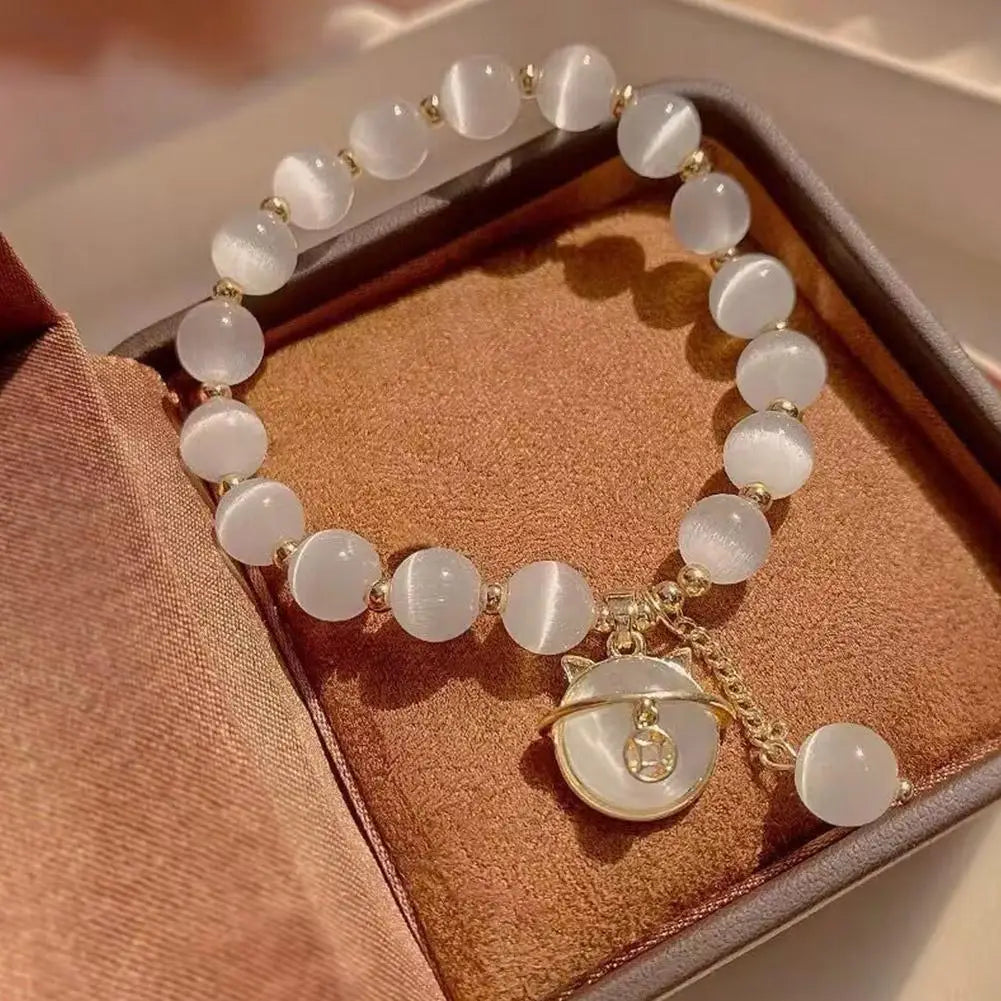Pulsera de perlas con colgante de gato de la suerte