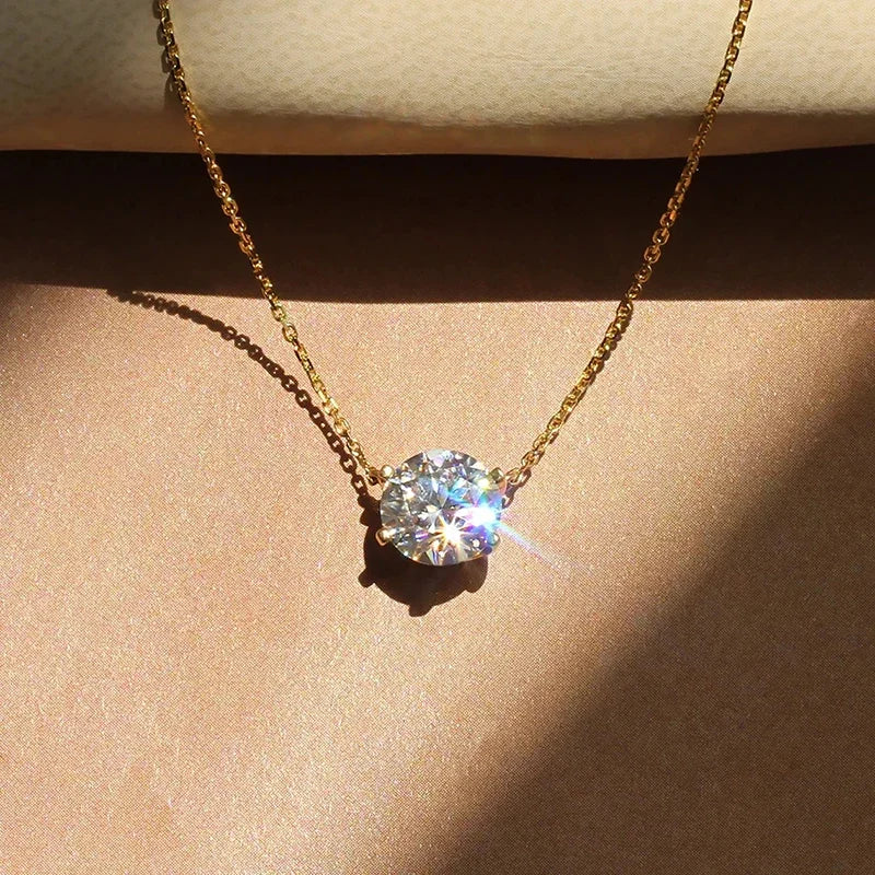 Collier solitaire élégant avec cristal