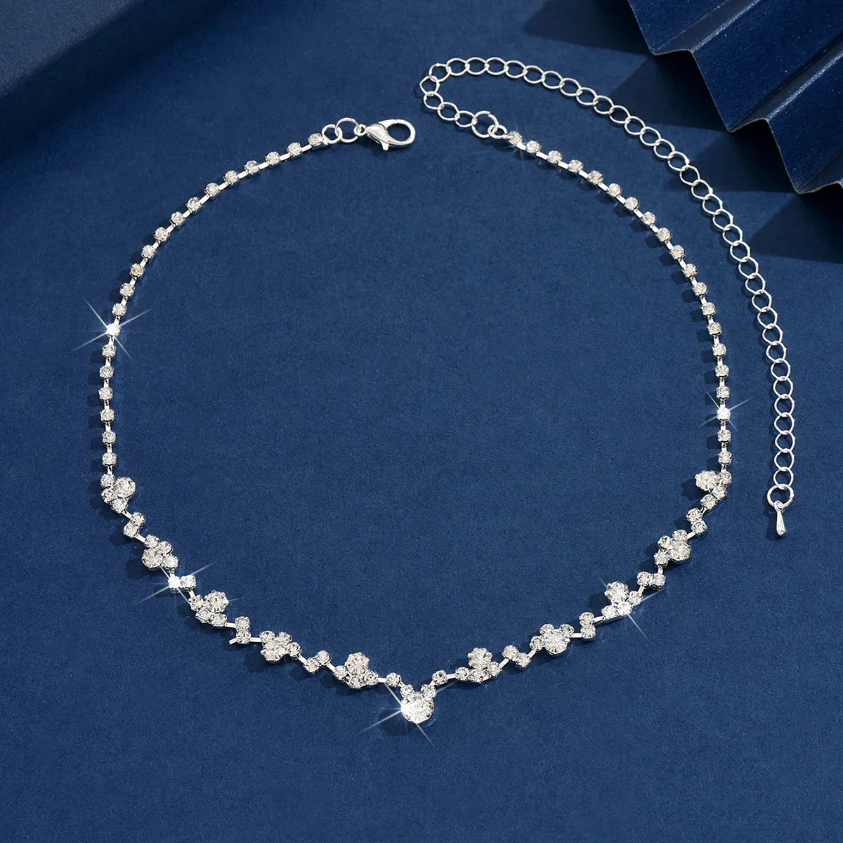 Collar elegante de novia con diamantes