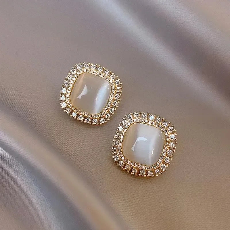 Aretes de botón cuadrados elegantes con ópalo y cristal CZ