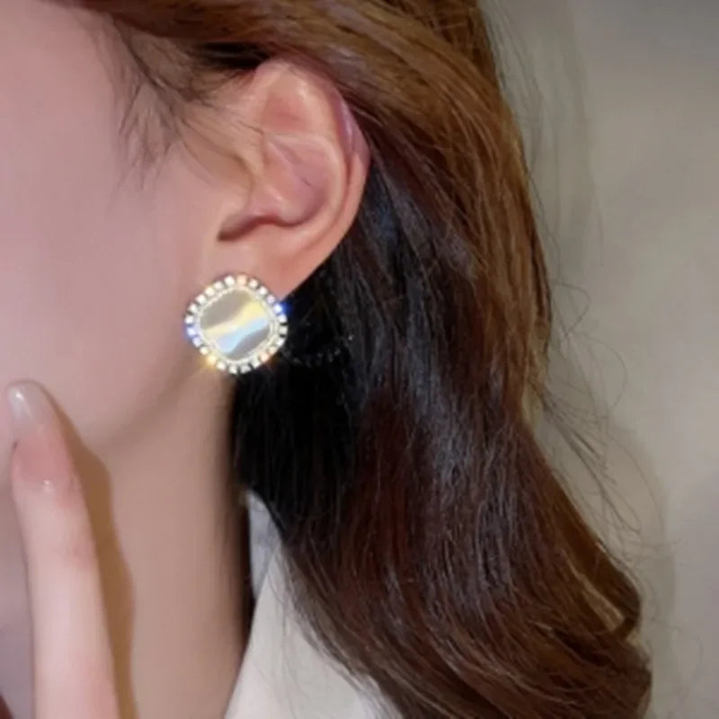 Aretes de botón cuadrados elegantes con ópalo y cristal CZ