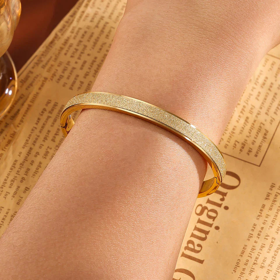 Bracelets joncs minimalistes élégants en or