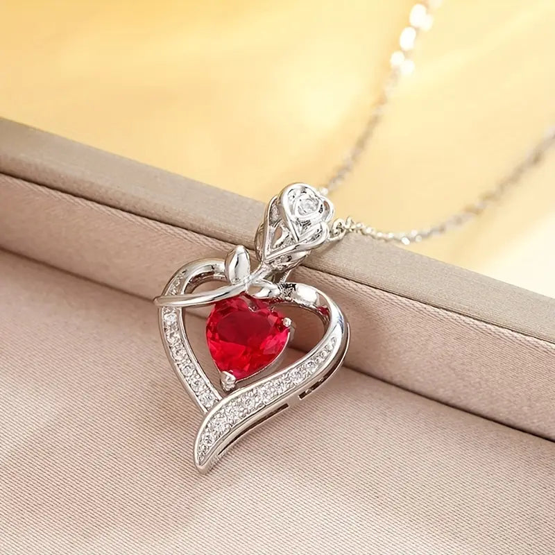 Collier pendentif cœur rubis en argent