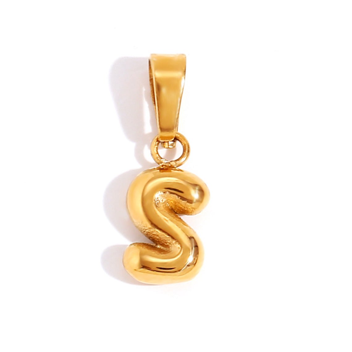 Collar elegante con letra estilo burbuja