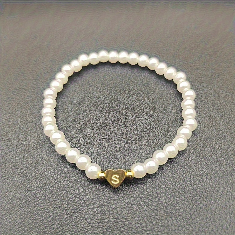 Pulsera chic con inicial A-Z y corazón
