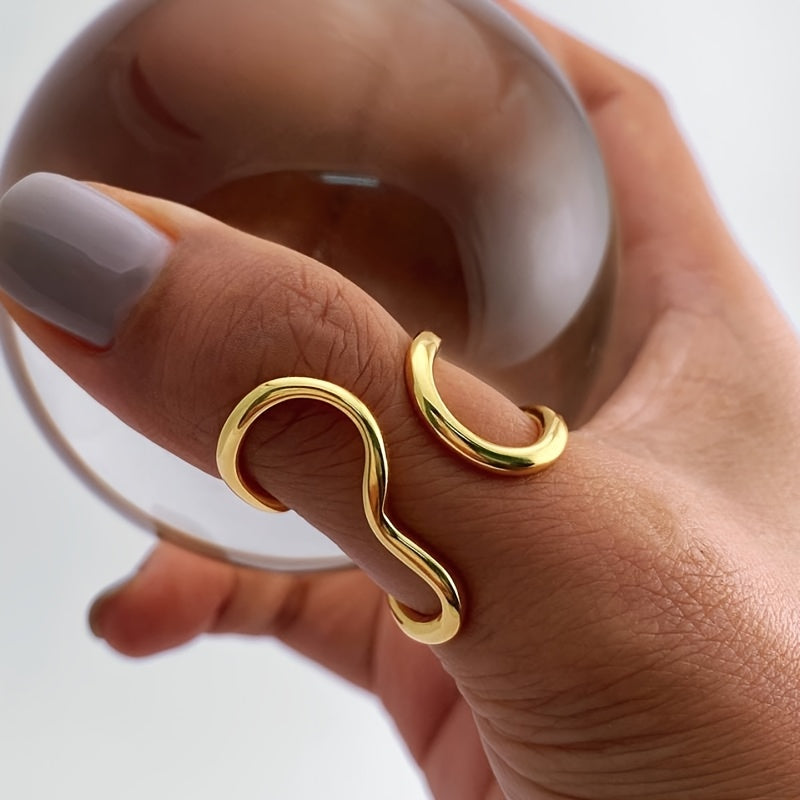 Anillo chic de onda asimétrica