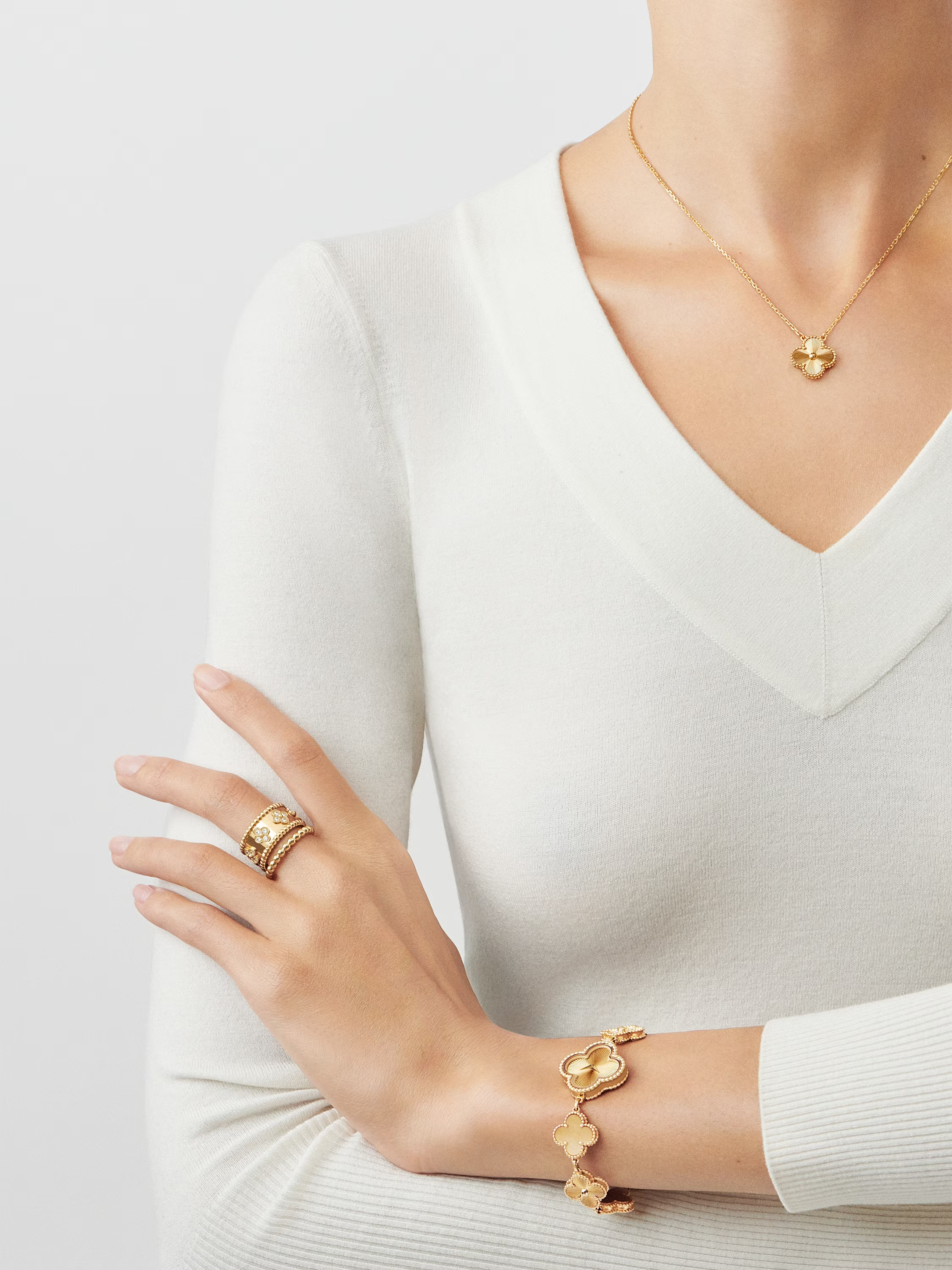 CLOVER | Collar Dorado