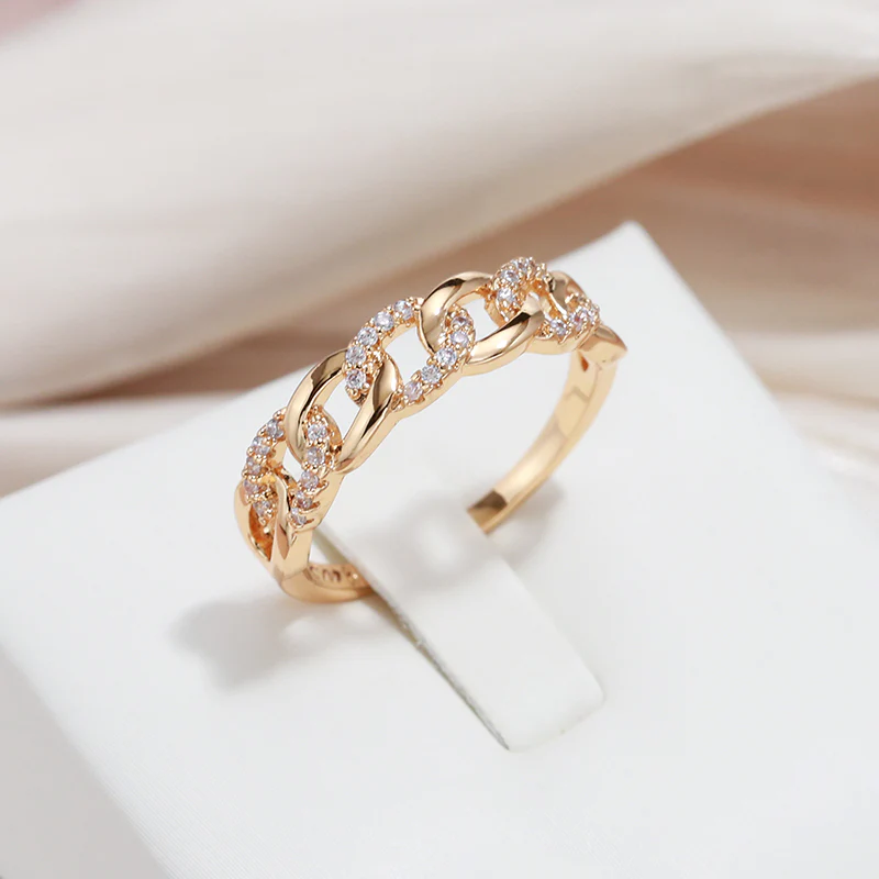 Anello chic con maglia in oro
