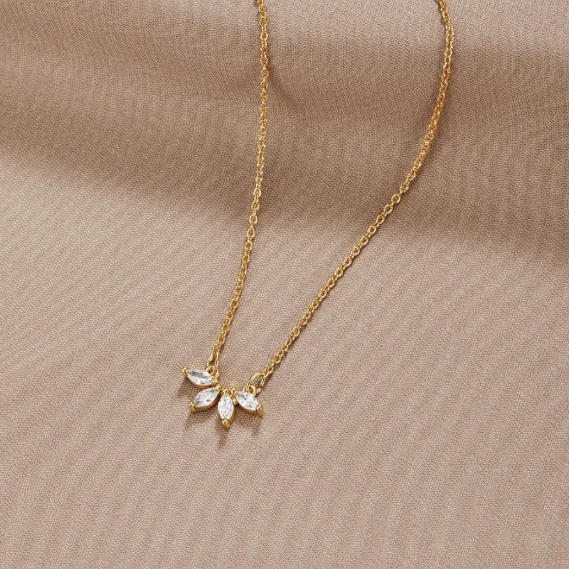 Collier feuille avec cristal