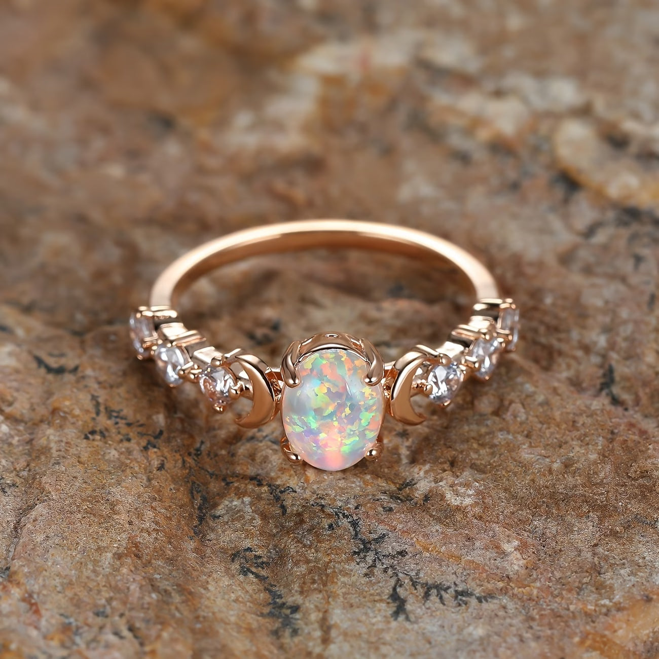 Bague croissant de lune en opale | Or rose