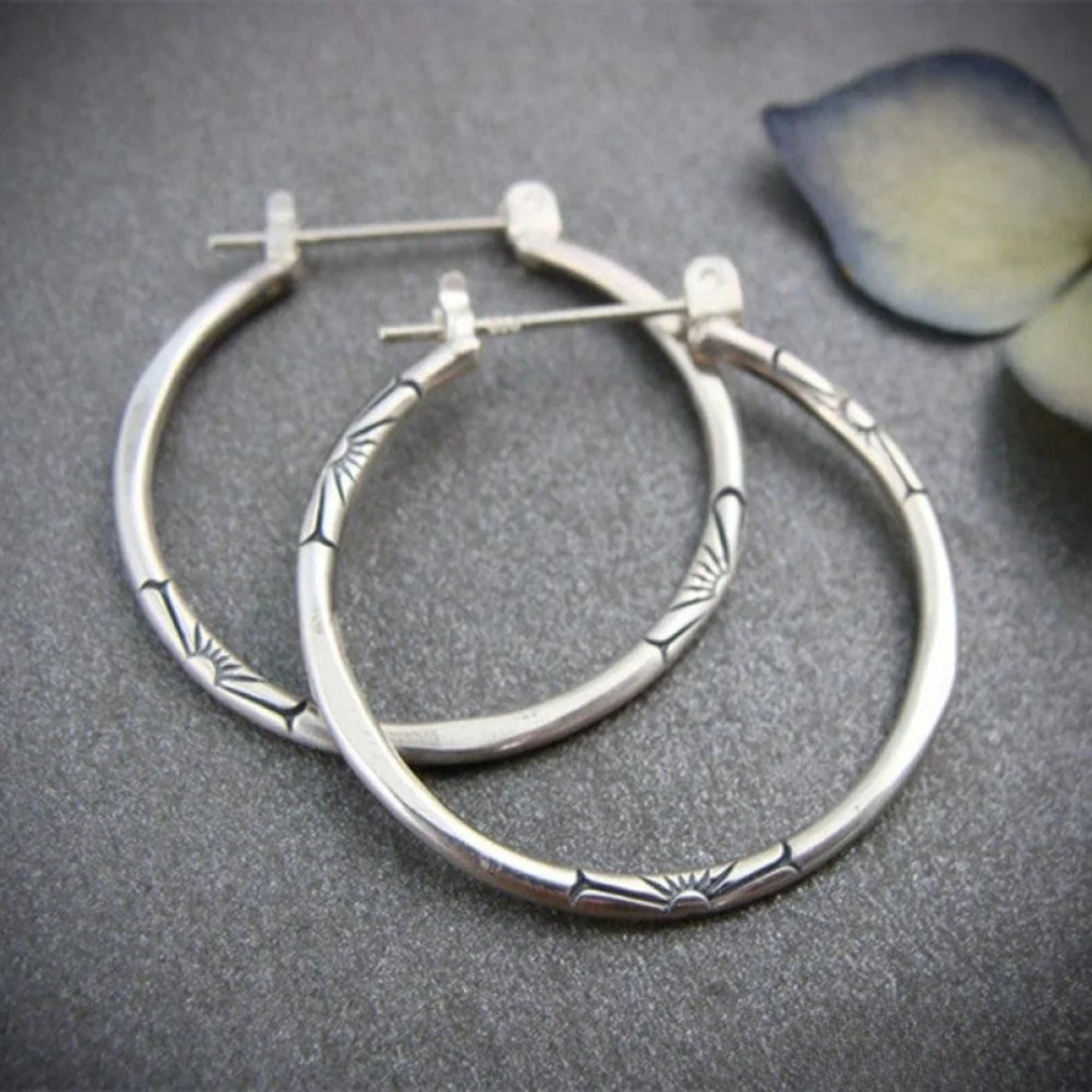 Boucles d’oreilles créoles classiques en argent