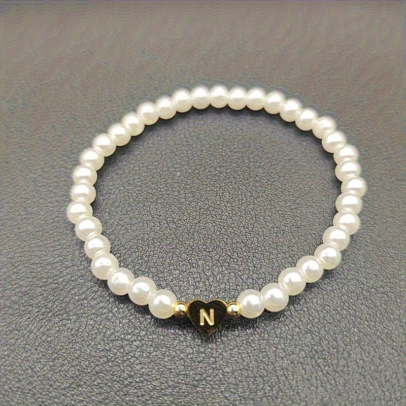 Pulsera chic con inicial A-Z y corazón