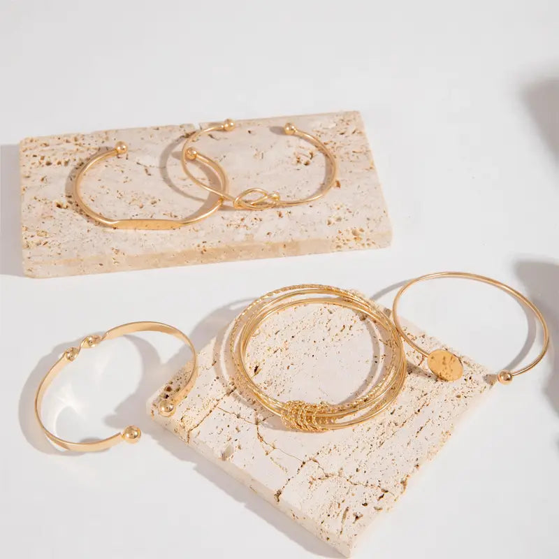 Ensemble de bracelets élégants dorés