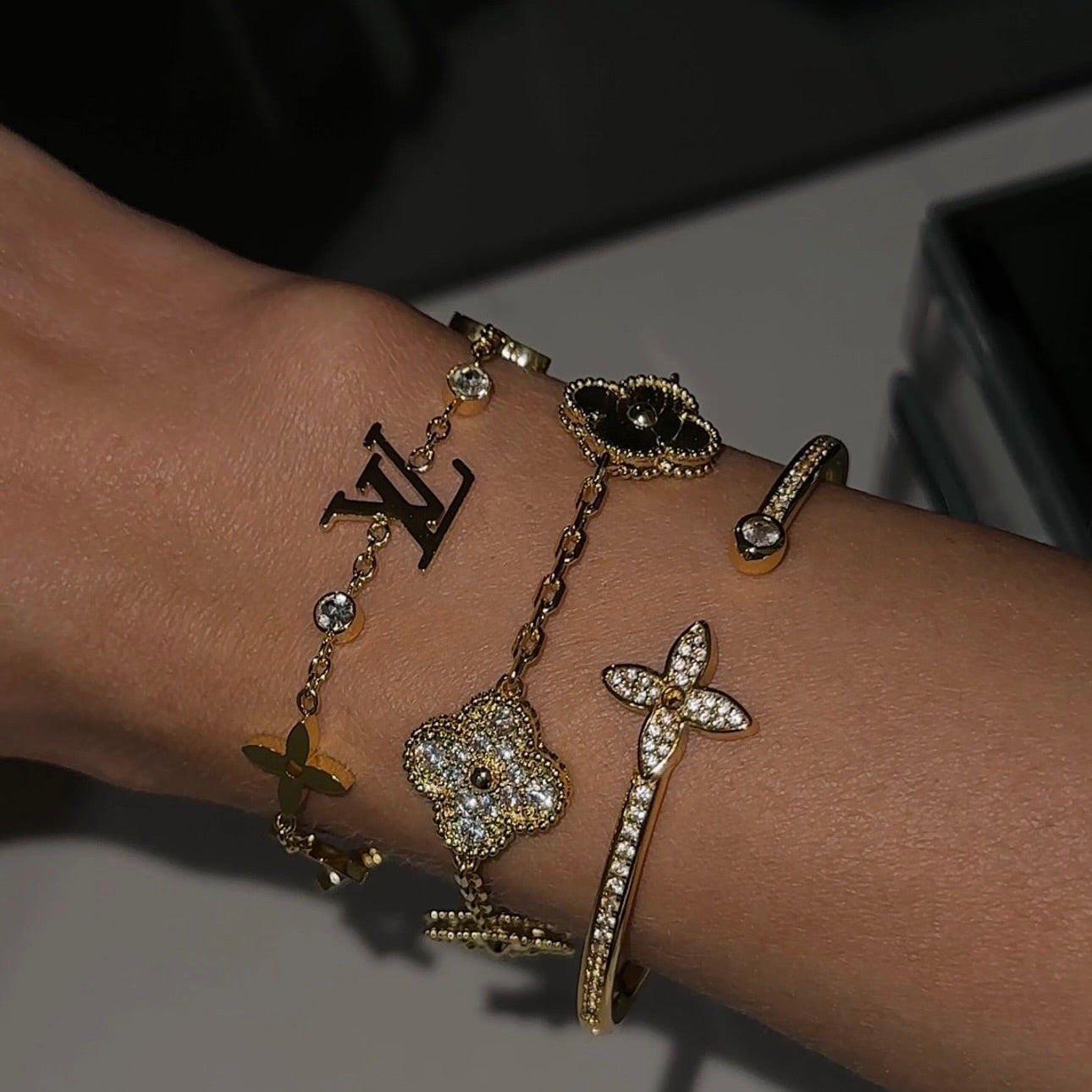 EXCLUSIVO | Pulsera Lottie Dorada