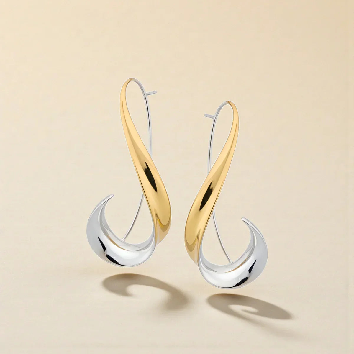 Boucles d’oreilles dorées raffinées et intemporelles