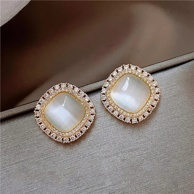 Aretes de botón cuadrados elegantes con ópalo y cristal CZ
