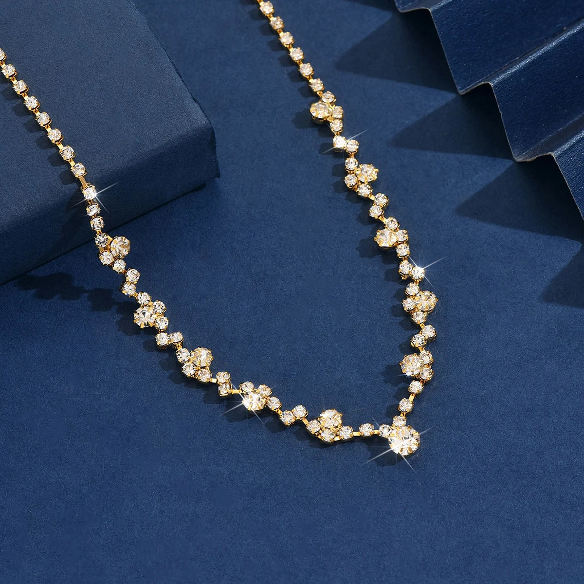 Collar elegante de novia con diamantes