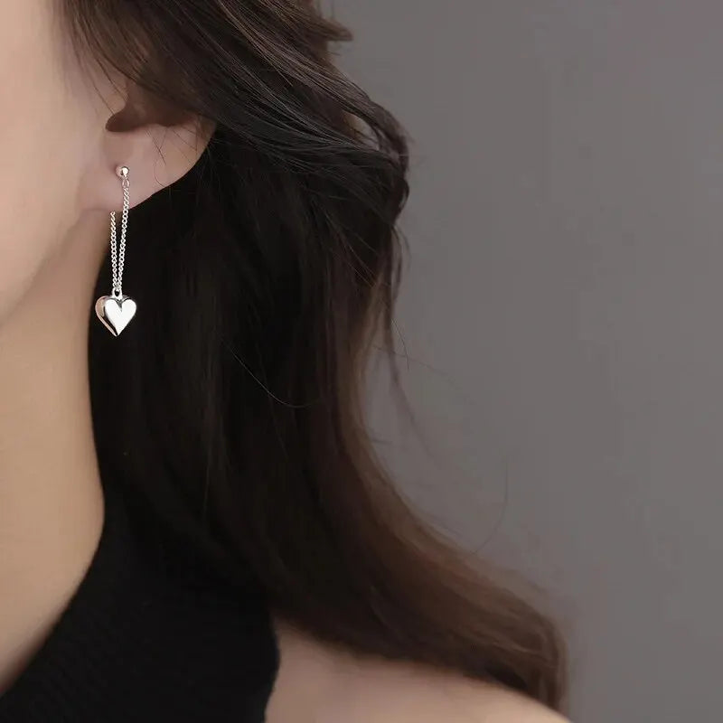 Boucles d’oreilles créoles géométriques en forme de cœur d’inspiration antique