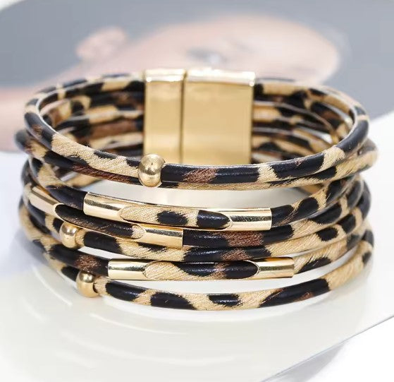 Bracciale largo a più strati avvolgente