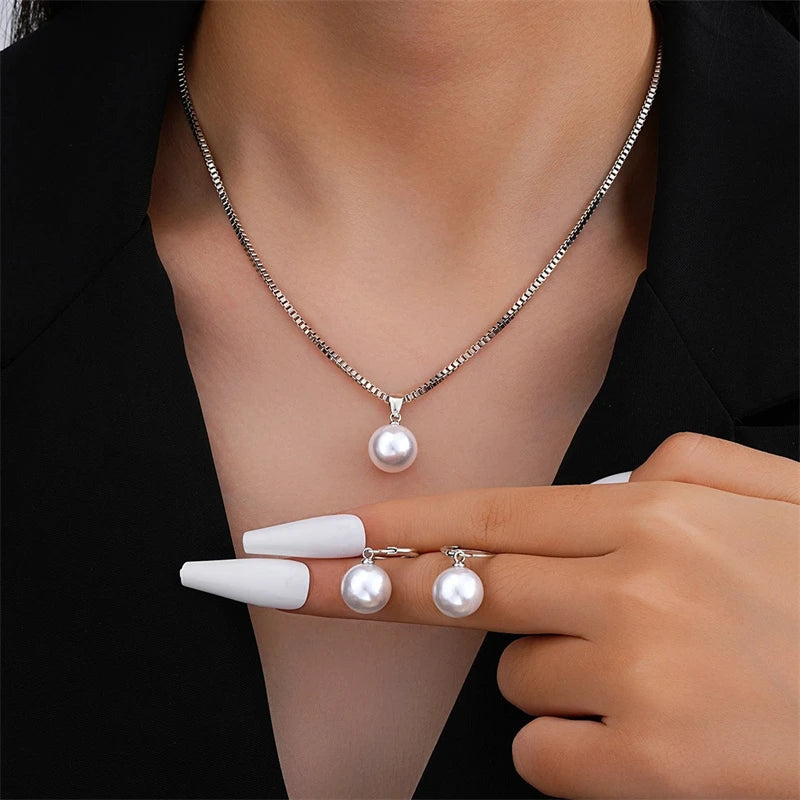Ensemble élégant de perles d’imitation