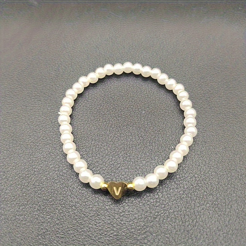 Pulsera chic con inicial A-Z y corazón