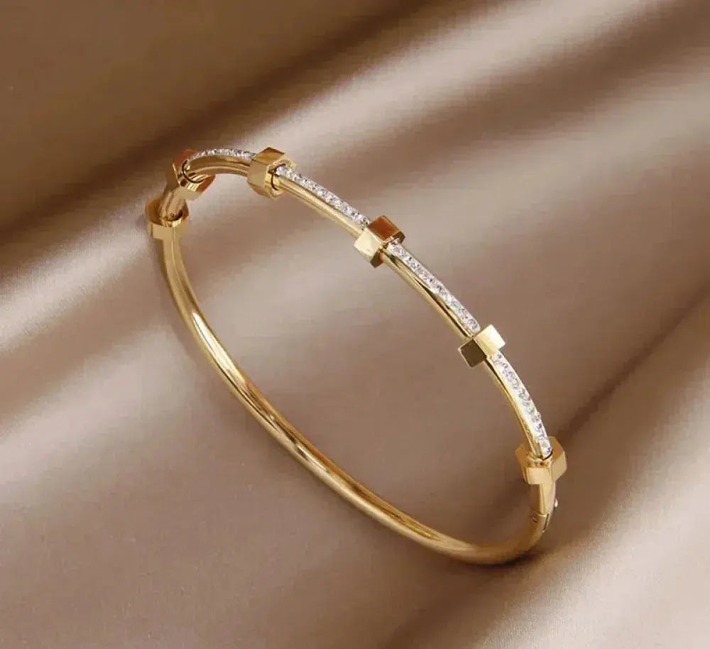 Bracelet chic et élégant en or brillant