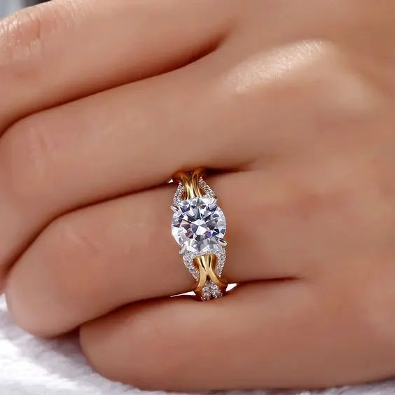 Bague vintage en or et argent ornée de cristaux