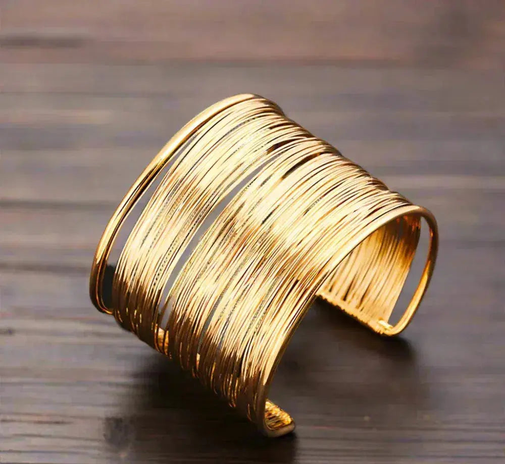 Pulsera elegante dorada